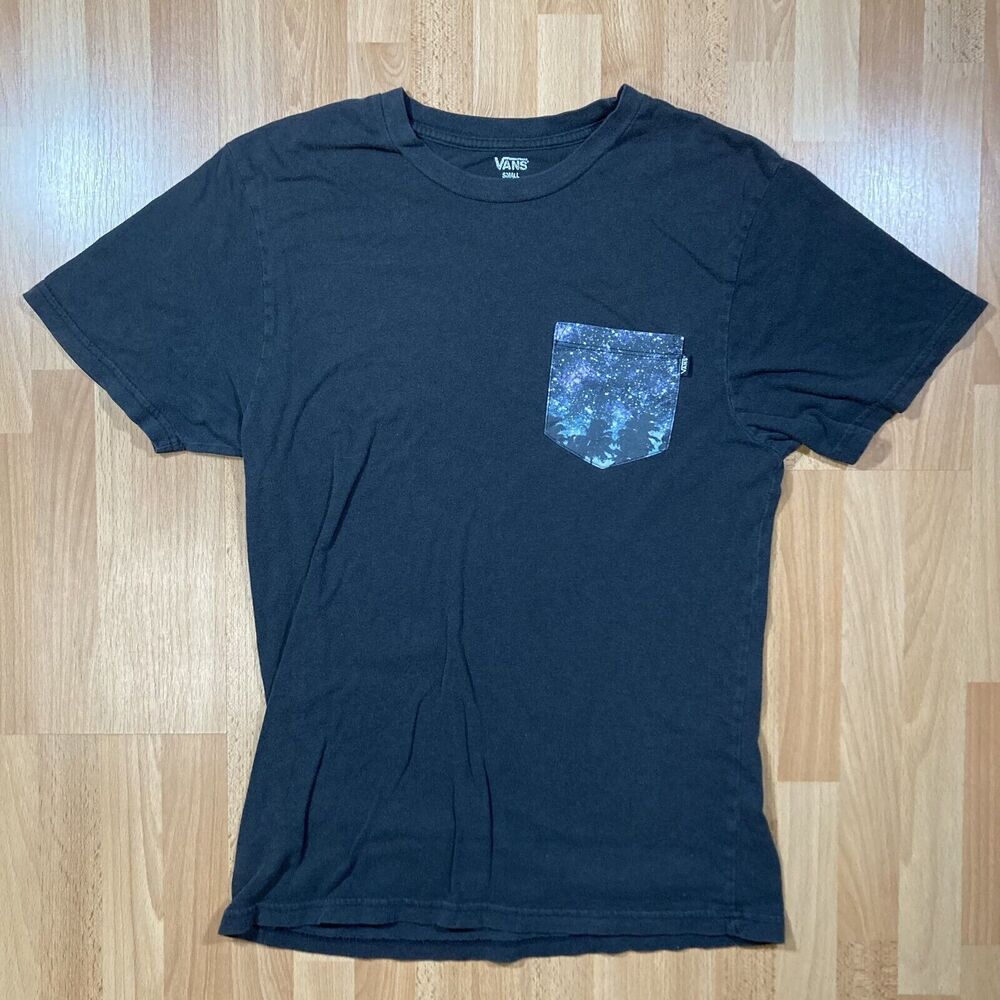 VANS Logo/Galaxy Pocket Logo Graphic Tee (Men’s Size S) • Black T-Shirt
